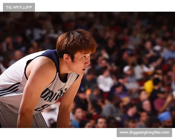 「体育」NBA中国赛深圳站:丁彦雨航首秀引爆全场 独行侠险胜76人 「体育」NBA中国赛深圳站:丁彦雨航首秀引爆全场 独行侠险胜76人