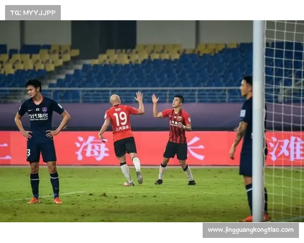 上海上港2-1武汉卓尔终结两场不胜,埃尔克森补时绝杀 上海上港2-1武汉卓尔终结两场不胜,埃尔克森补时绝杀